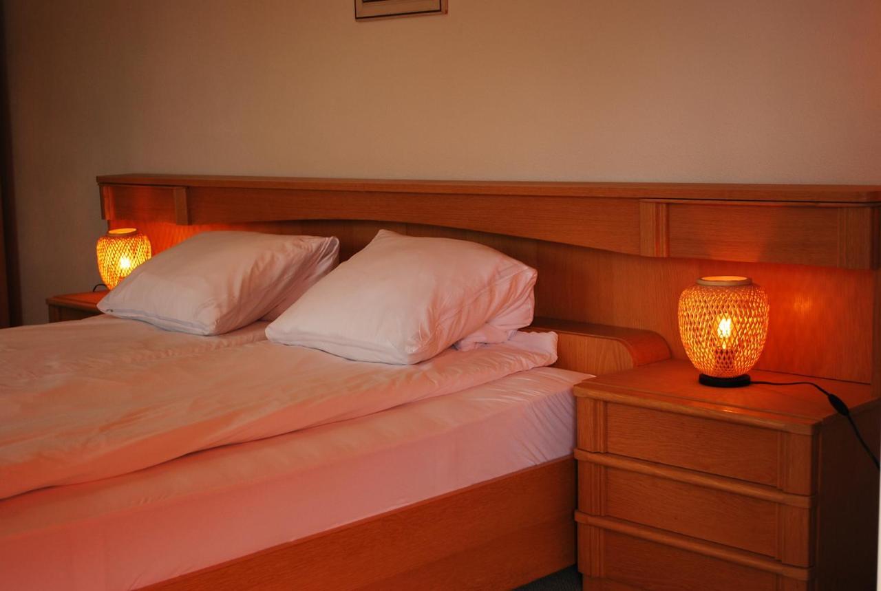 With Balcony And Panoramic Views Of Alps Apartment