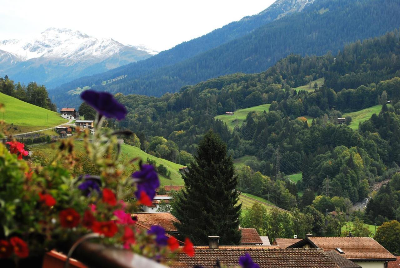 With Balcony And Panoramic Views Of Alps Apartment *